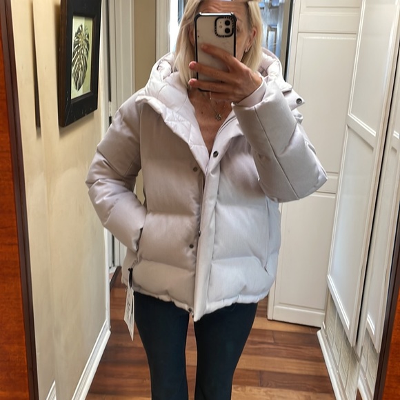 NWT Lululemon Wunder Puff Jacket 8, sadly did not fit me, - Picture 2 of 16